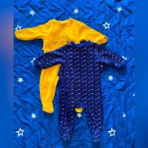 Lot of 2 fleece pajamas 9 months